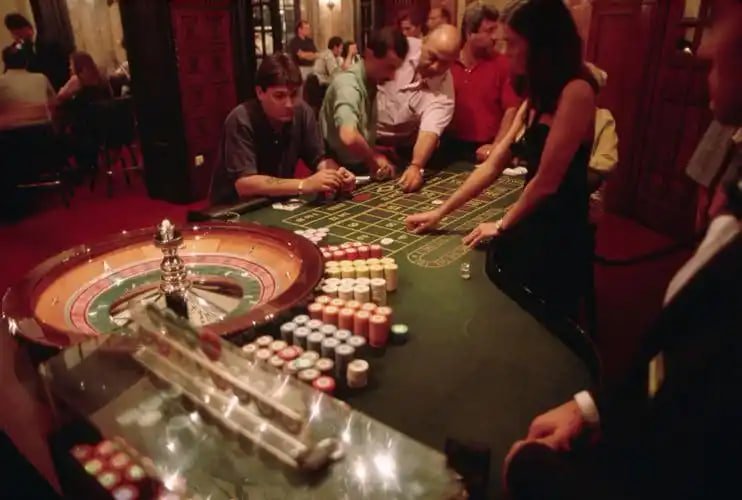 Philippines casino app platform overview on mobile screen